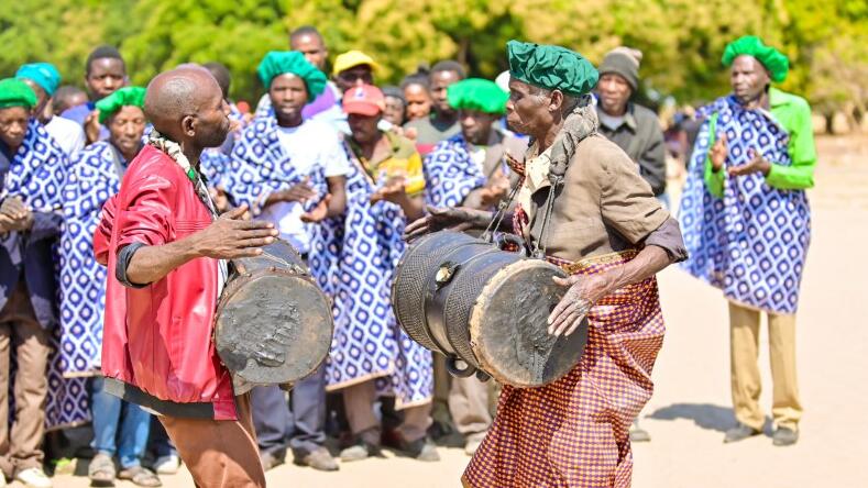 Kwamashi dances