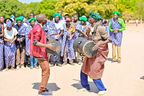 A kwerume aidi aa Shika maoma o thsifumu aa  a nethsiwa ci mikupere