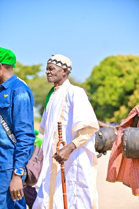 Fumu Shokuru Kaputungu, thsikuña thsenthzi thsaethsiwa ci Mbumba, thsaa ku Hekeviya, ma kilomita o ku twethsa ku kuma mu mutanu, ku wiko o mbongi thza Rivungu.