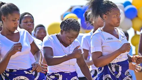 Akwakwimba o makereke o ku cithsiathsia o kwemba no ku kina pa kuyarekiwa ko Bibele thzo Thsikwamashi.