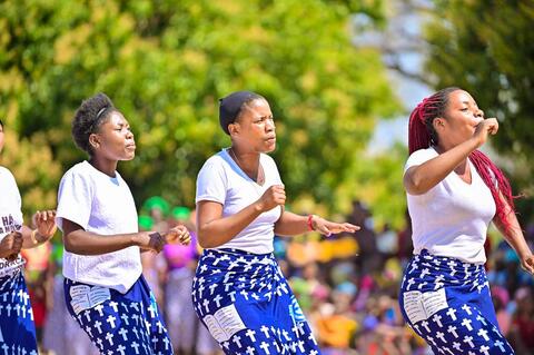 Akwakwimba o makereke o ku cithsiathsia o kwemba no ku kina pa kuyarekiwa ko Bibele thzo Thsikwamashi.